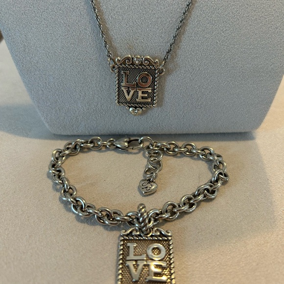 ❤️ BNWOT Brighton 2 piece SET “LOVE”  Reversible Necklace and Bracet❤️ - Picture 2 of 15